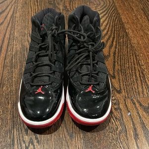 JORDAN MAX AURA 'BLACK GYM RED' (11)
